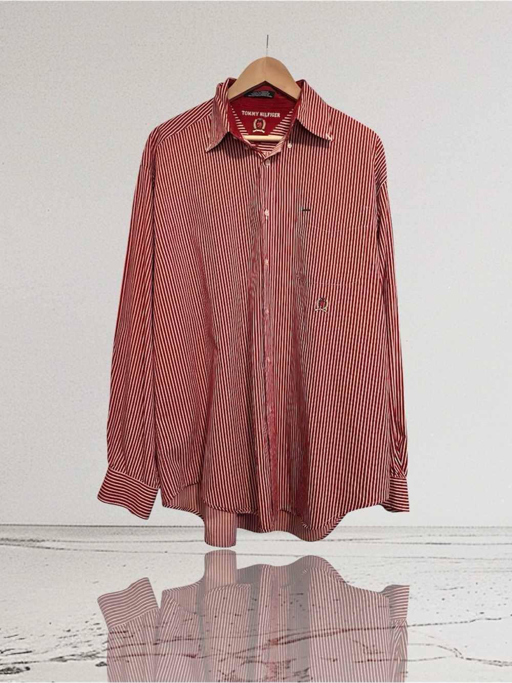 Tommy Hilfiger Men’s Red and White Striped Button-Down Shirt *VINTAGE *COTTON